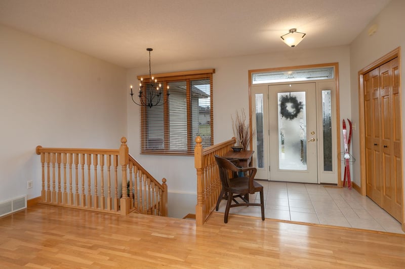 135 Quail Ridge Dr, Zumbrota, MN 55992