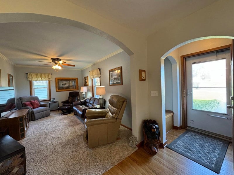 611 Ash St, Hokah, MN 55941