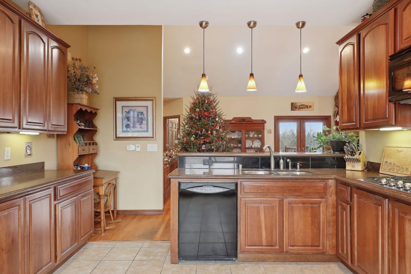 N5866 County Rd E, River Falls, WI 54022