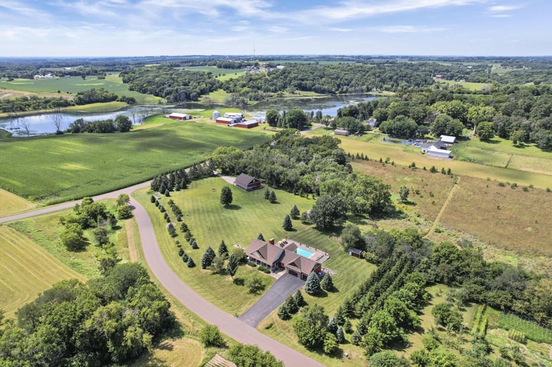 7936 Prairie Smoke Blvd S, Hastings, MN 55033