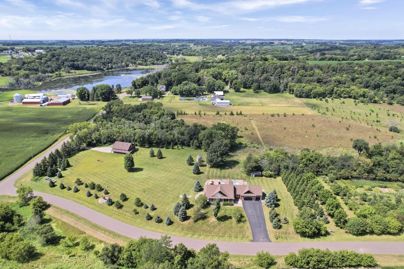 7936 Prairie Smoke Blvd S, Hastings, MN 55033