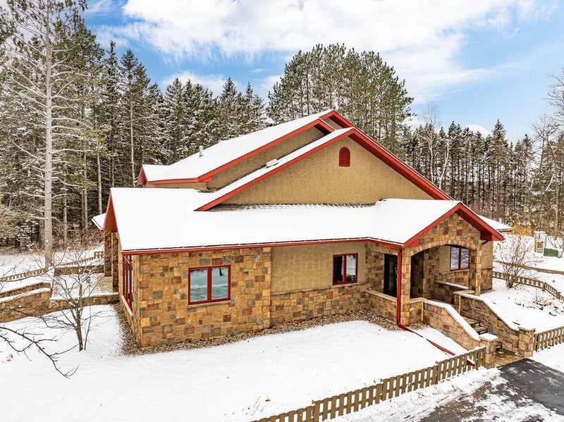 23933 Maple Dr W, Bovey, MN 55709
