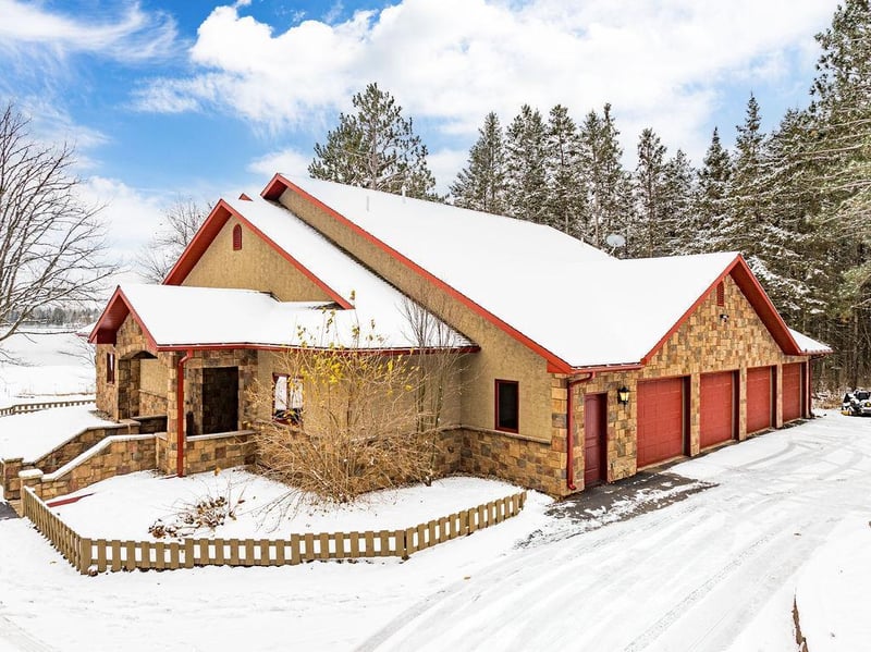 23933 Maple Dr W, Bovey, MN 55709