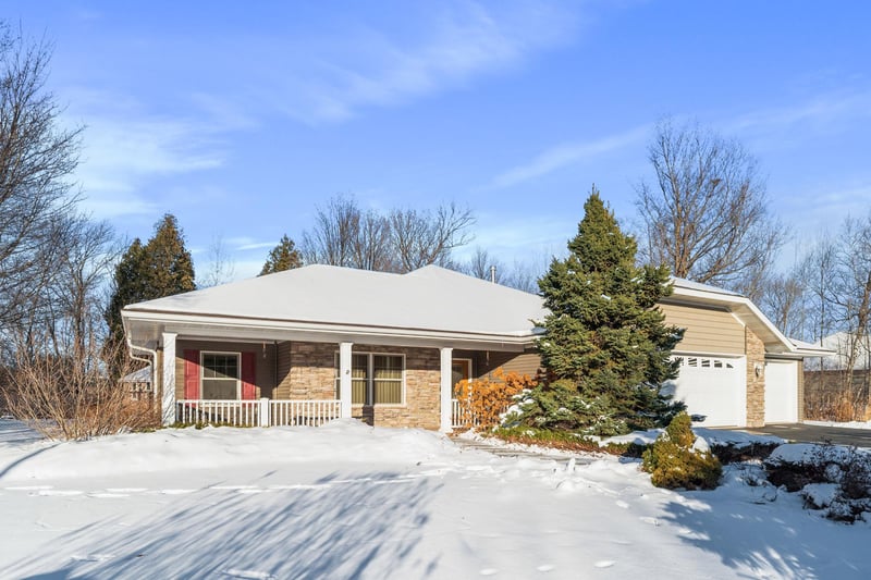 615 Crystal Dr, Duluth, MN 55811