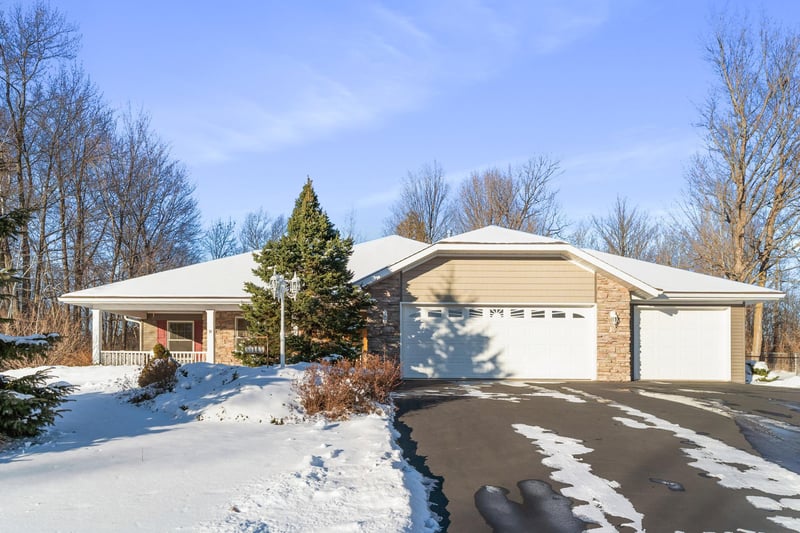 615 Crystal Dr, Duluth, MN 55811