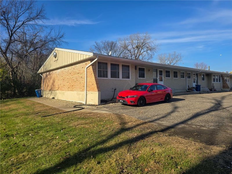 11335 12th Ave N #8, Plymouth, MN 55441