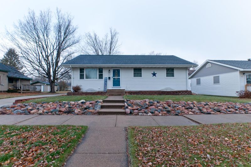 307 W Humbird St, Rice Lake, WI 54868
