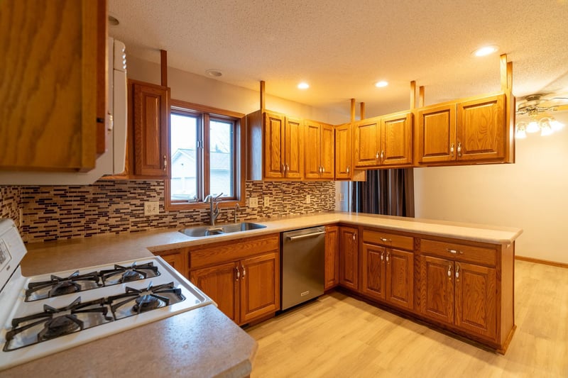 111 W 5th Ave, Minnesota Lake, MN 56068
