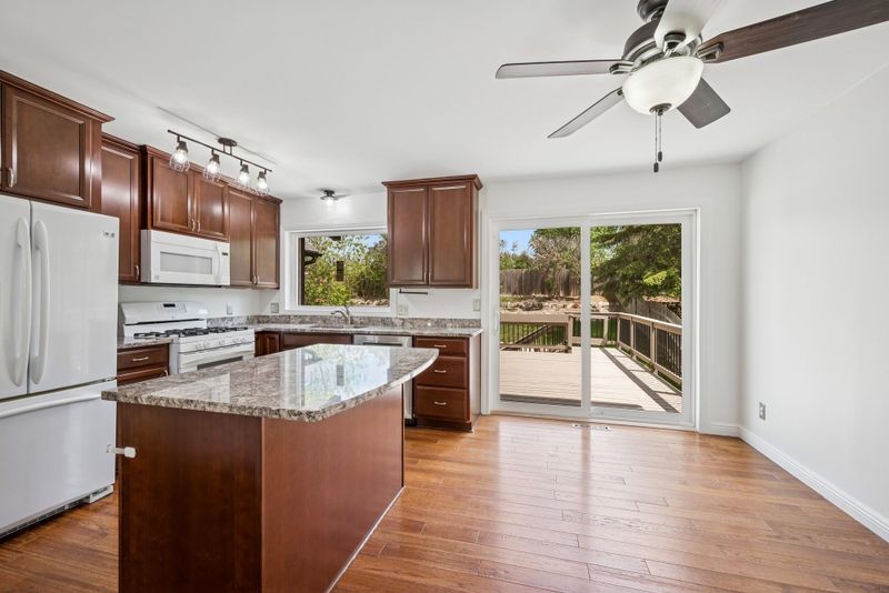 3876 Westbury Ln, Eagan, MN 55123