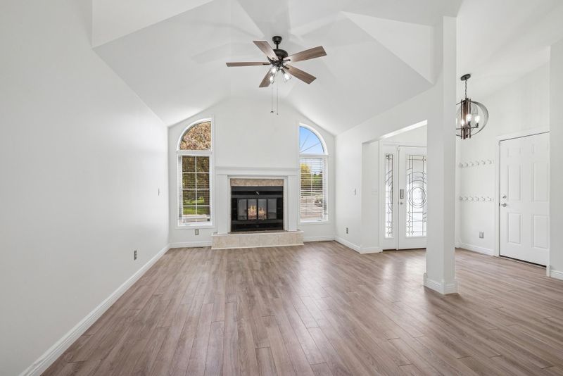 3876 Westbury Ln, Eagan, MN 55123