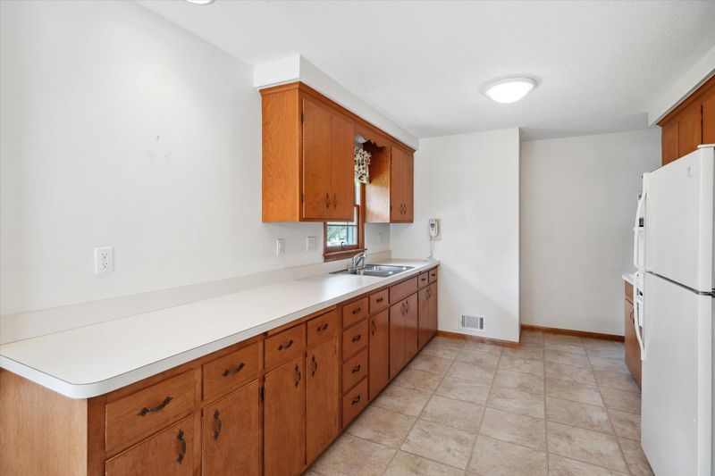 4417 W 90th St, Minneapolis, MN 55437