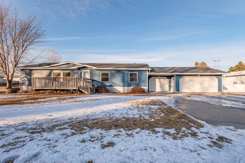 419 Carrigan Ln, Buffalo Lake, MN 55314