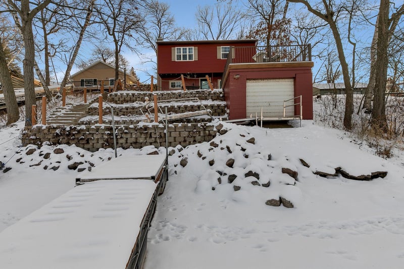 17767 Rice Lake Rd, Eden Valley, MN 55329