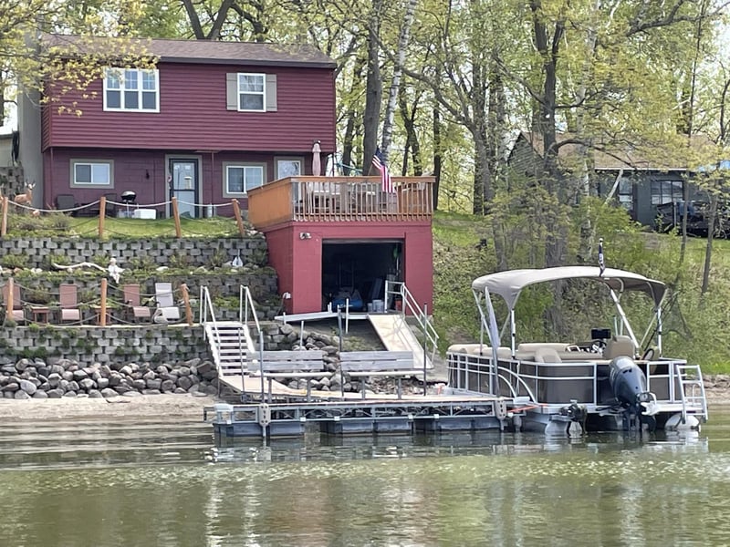 17767 Rice Lake Rd, Eden Valley, MN 55329