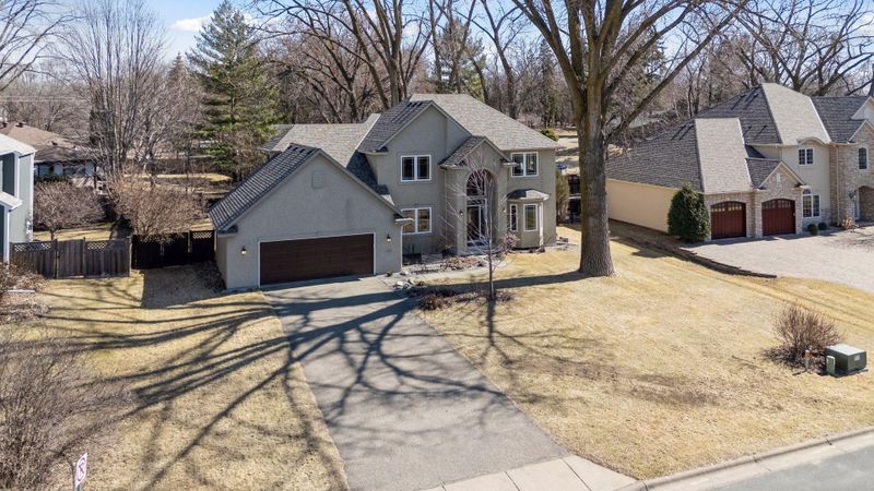 330 Louisiana Ave N, Golden Valley, MN 55427