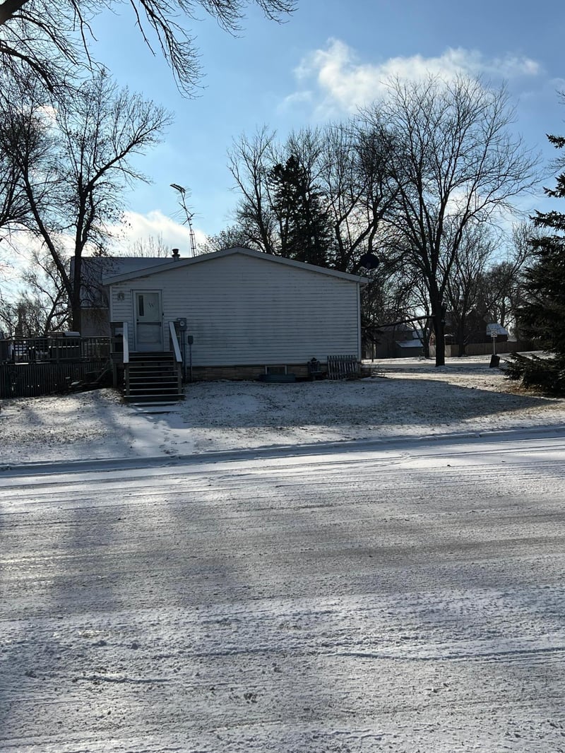201 1st Ave, Bellingham, MN 56212