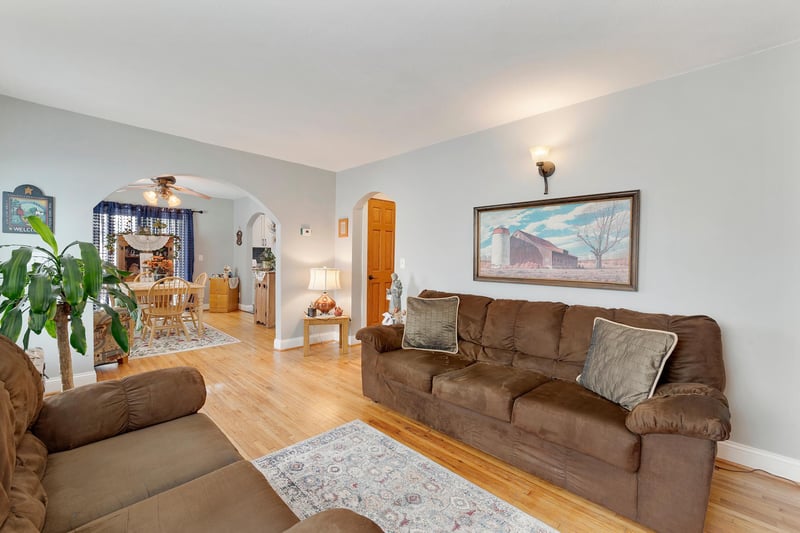 8696 8th Ave, New Auburn, MN 55366