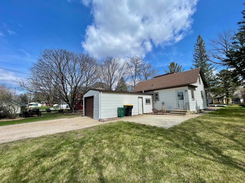 321 Main St S, Sanborn, MN 56083