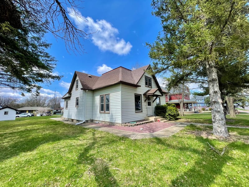 321 Main St S, Sanborn, MN 56083