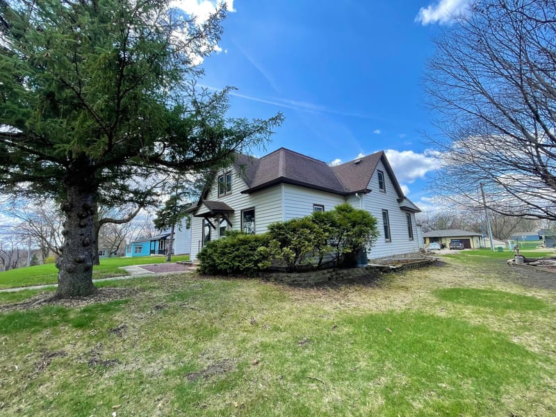 321 Main St S, Sanborn, MN 56083
