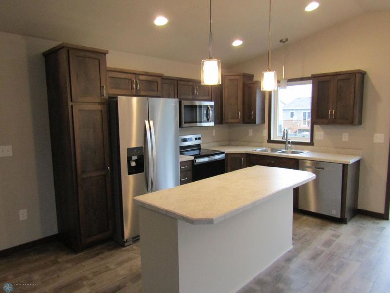 4433 19th St S, Moorhead, MN 56560