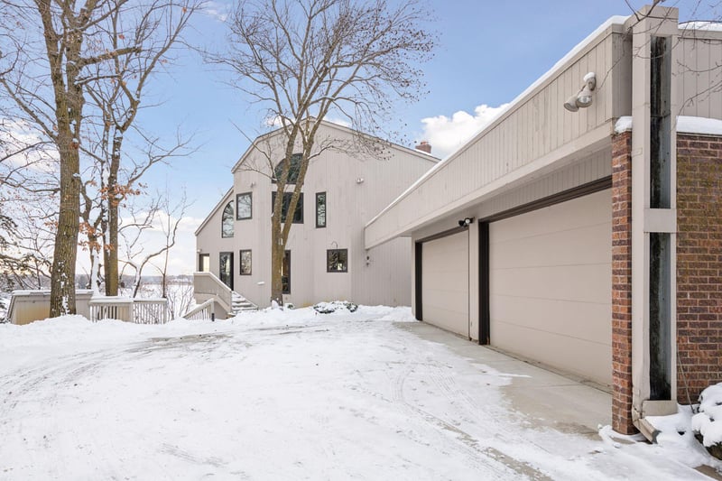 3305 Eagle Bluff Rd, Mound, MN 55364