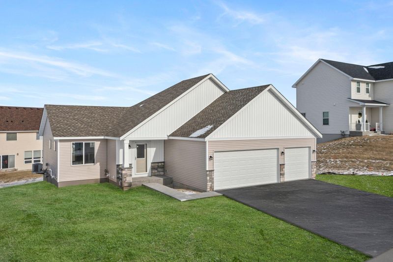 2420 14th St NE, Faribault, MN 55021