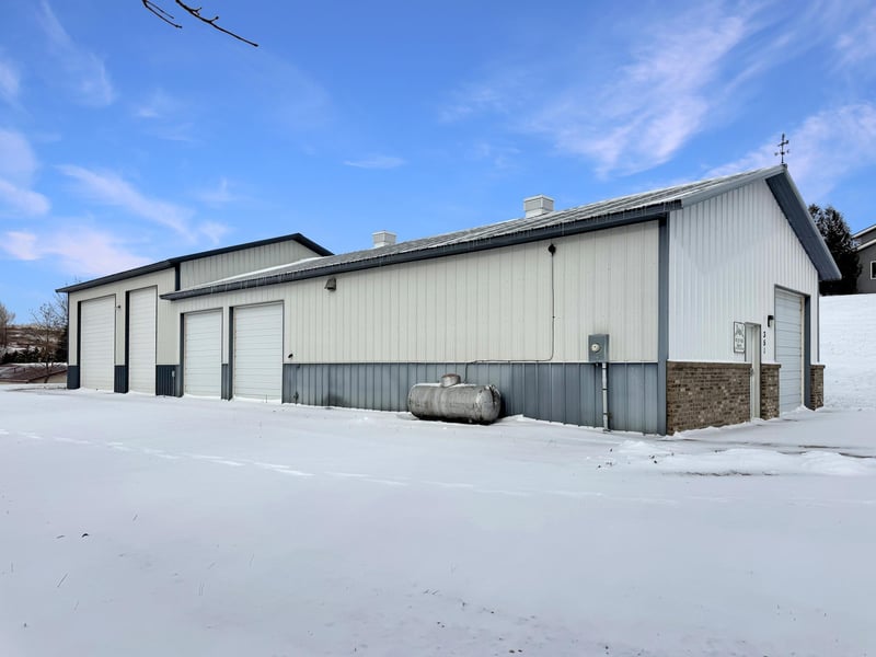 351 5th St, Chandler, MN 56122