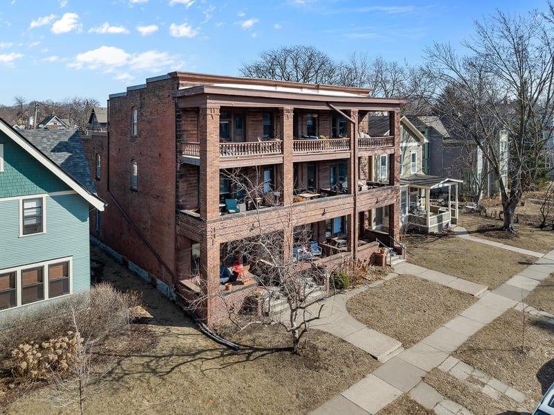 583 Holly Ave, Saint Paul, MN 55102