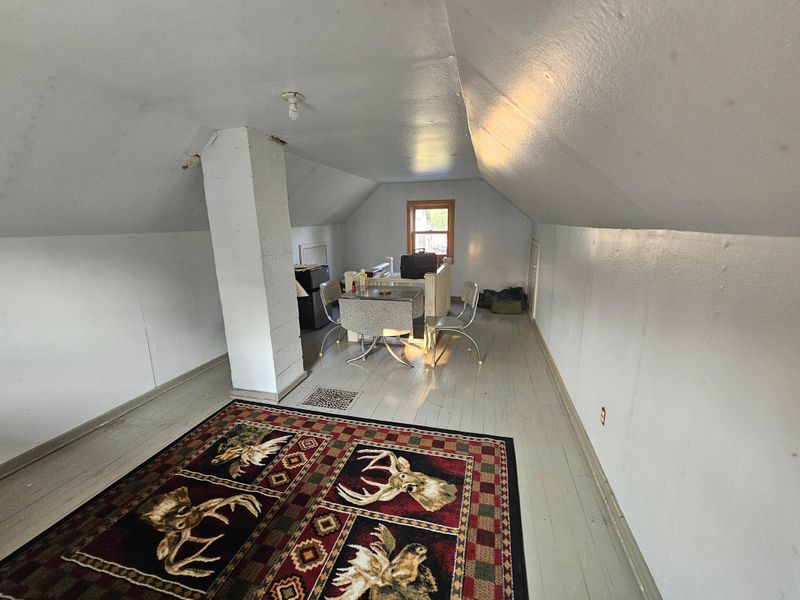 121 W River St, Lake Bronson, MN 56734