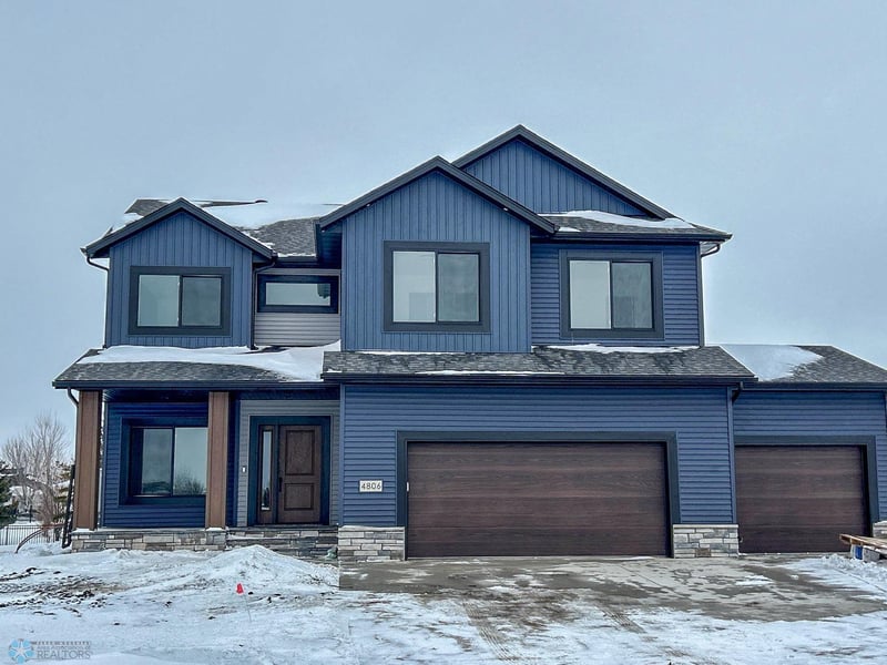 4806 4th St S, Moorhead, MN 56560