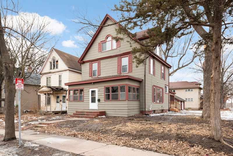 2949 Fremont Ave N, Minneapolis, MN 55411