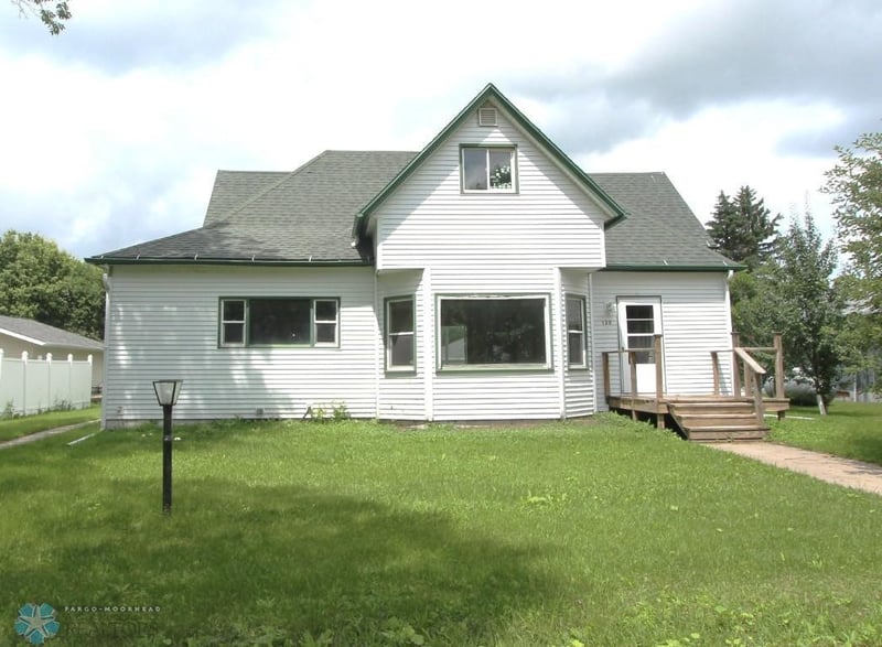 128 4th St E, Halstad, MN 56548