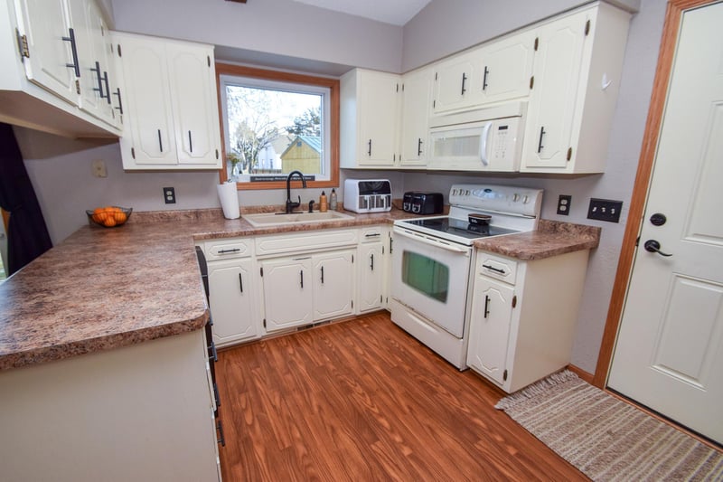 279 Park Ave, Saint Martin, MN 56376