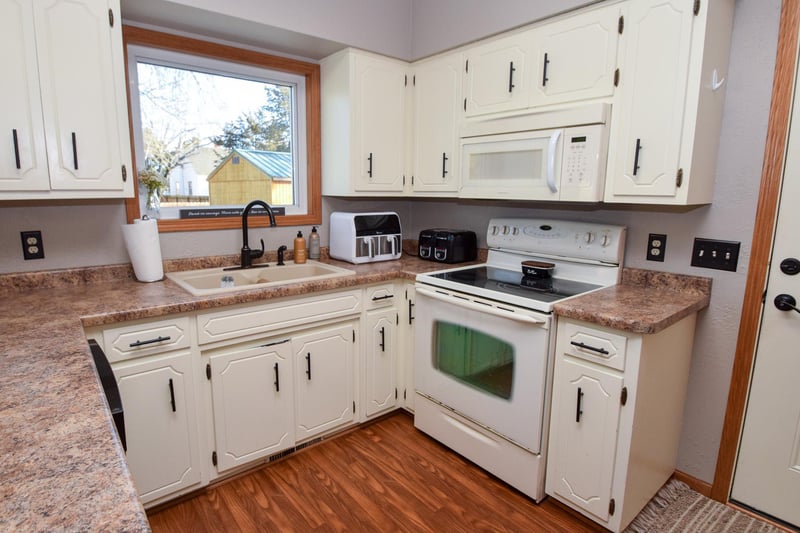 279 Park Ave, Saint Martin, MN 56376