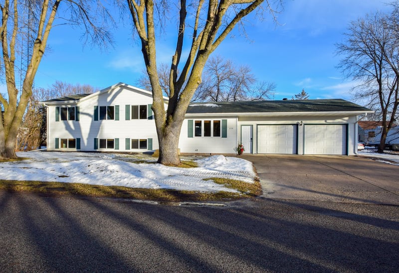 279 Park Ave, Saint Martin, MN 56376