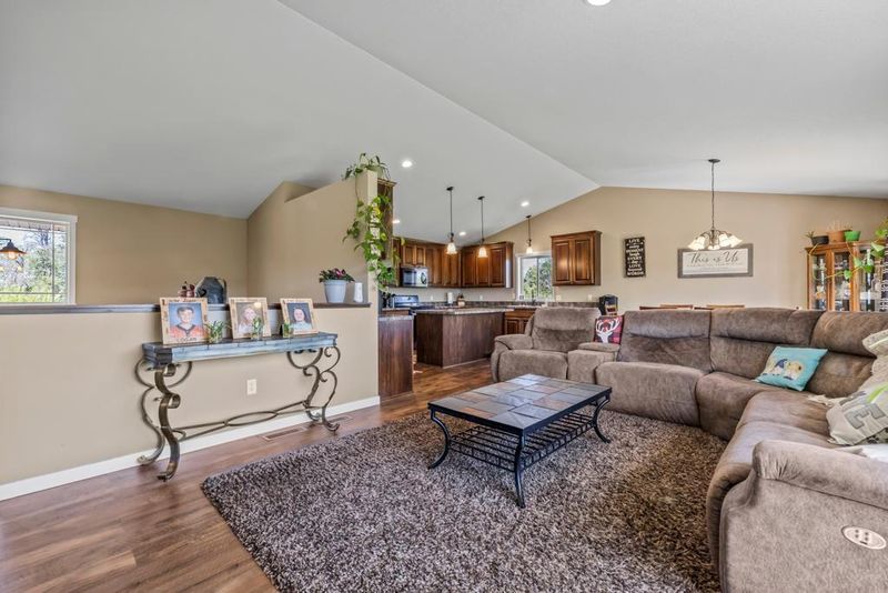 30639 105th St NW, Princeton, MN 55371