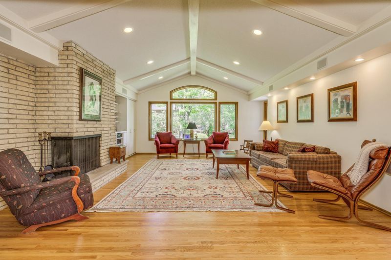 1755 Glenview Ave, Arden Hills, MN 55112