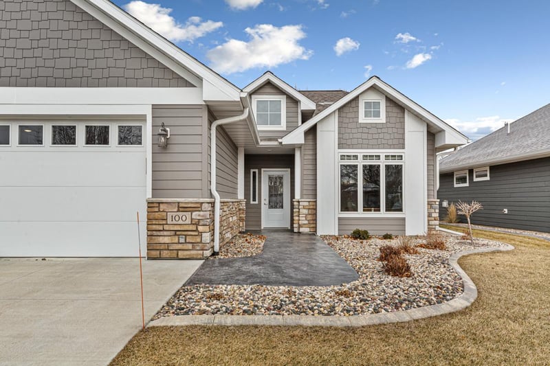 100 Viking Ct, Mankato, MN 56001