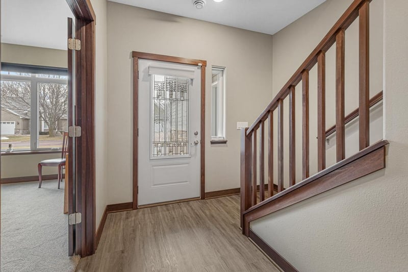 100 Viking Ct, Mankato, MN 56001