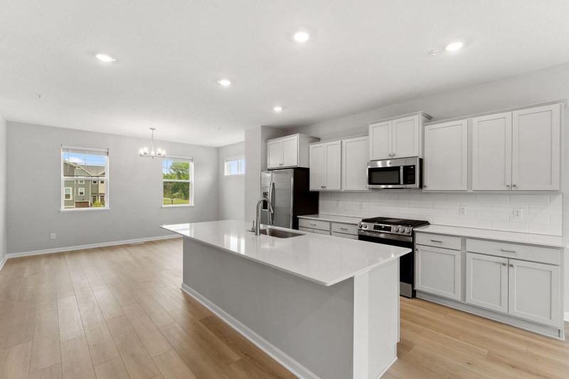 1521 Traverse Ln, West Saint Paul, MN 55118
