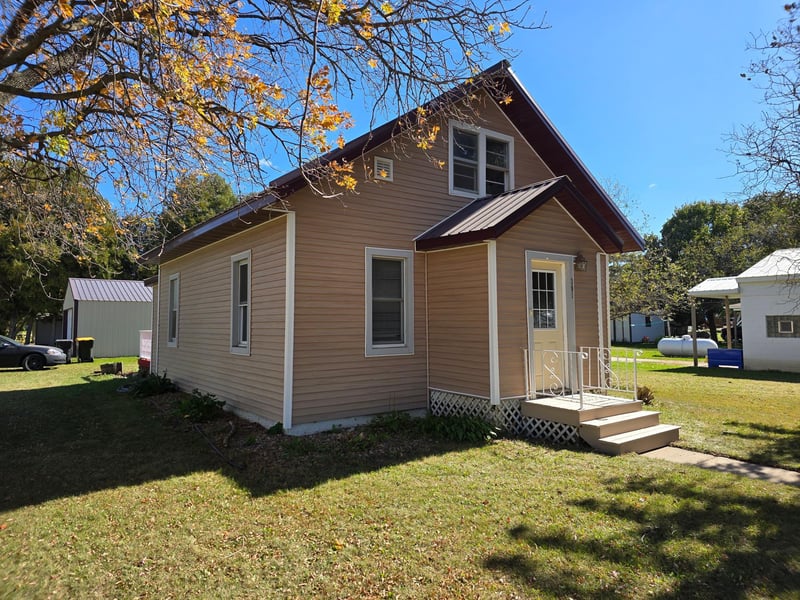 301 Main St, Ostrander, MN 55961