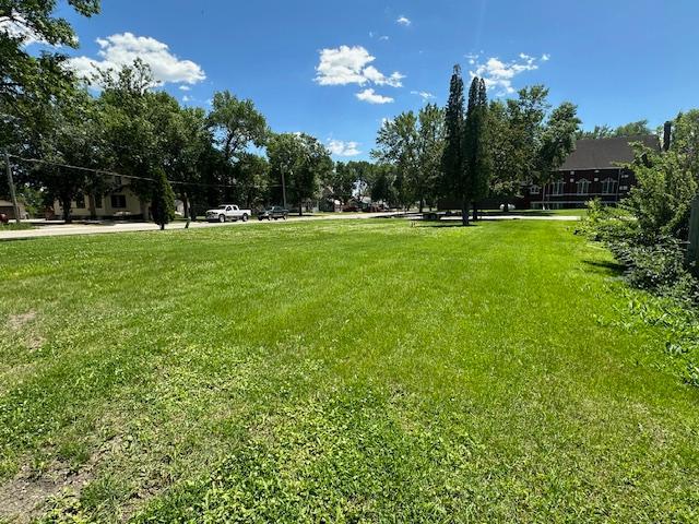 327 5th St, Clinton, MN 56225