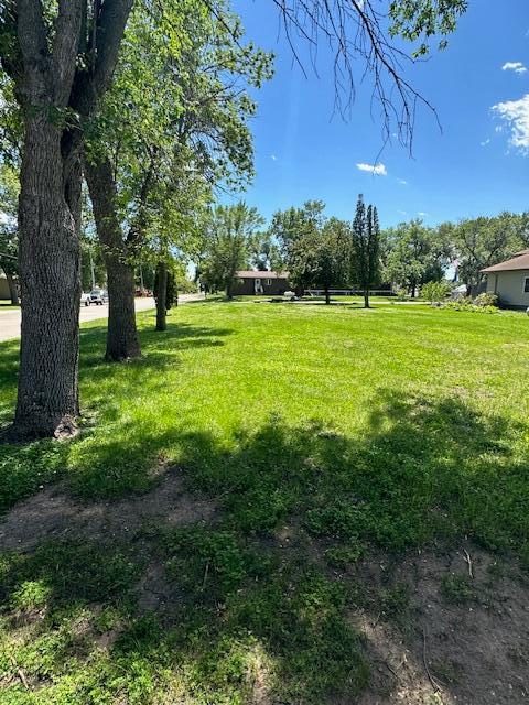 327 5th St, Clinton, MN 56225