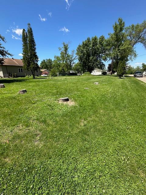 327 5th St, Clinton, MN 56225