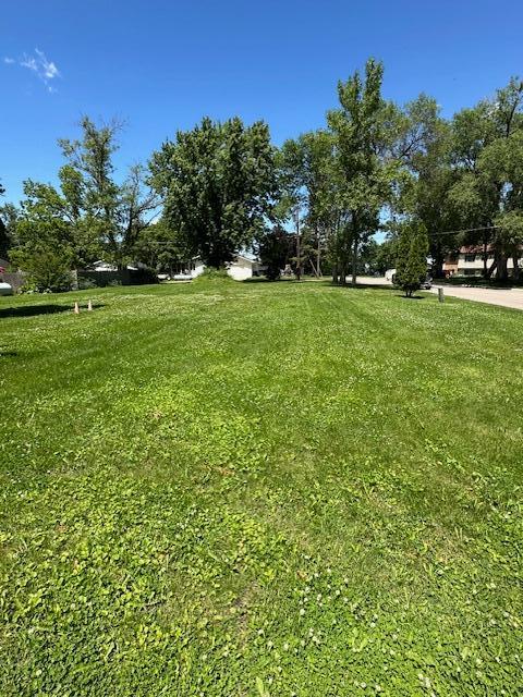 327 5th St, Clinton, MN 56225
