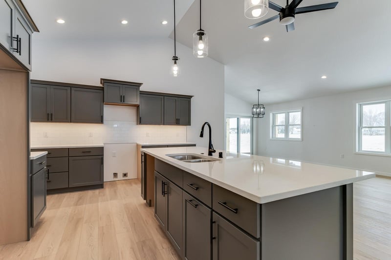 1613 Fox Glove St, Holmen, WI 54636