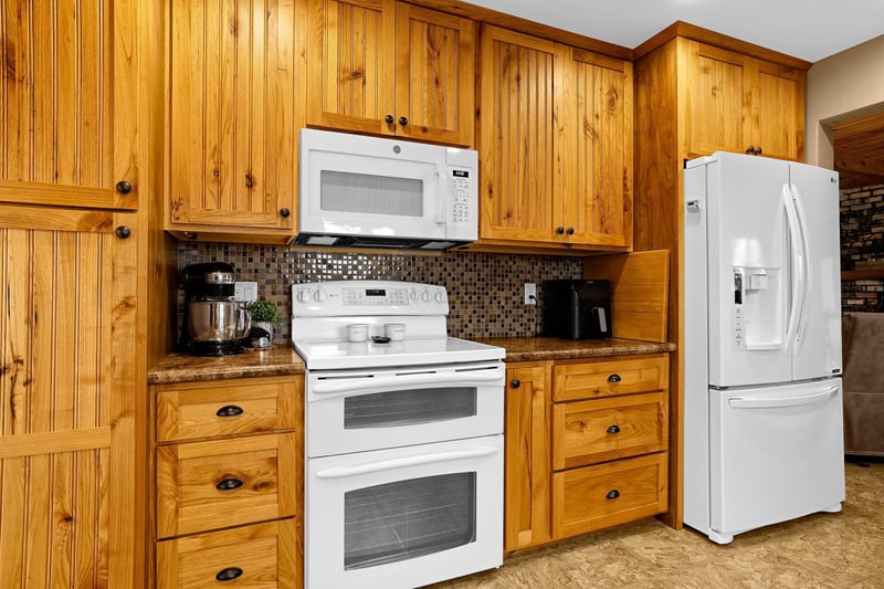 1402 Brookwood Dr, La Crescent, MN 55947