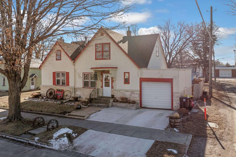 214 E 5th St, Fairmont, MN 56031