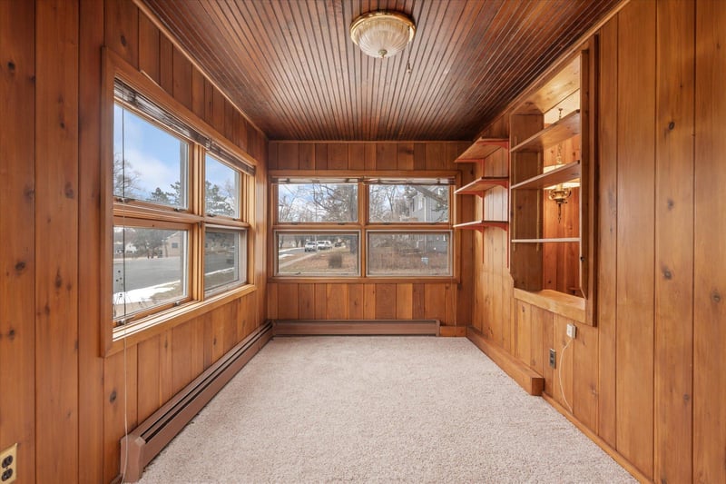 152 State St S, Bayport, MN 55003